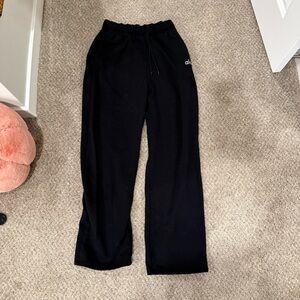Alo Yoga Accolade Straight Leg Sweatpants